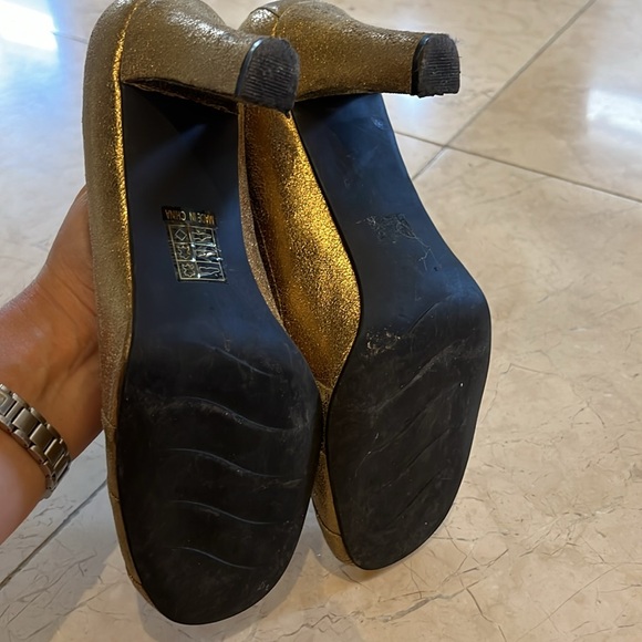 Golden pumps with bow - Picture 5 of 7